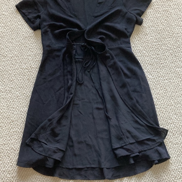 Lush Black Wrap Dress Midi Size Large V-Neck Flow Knee Length LBD Like New - Picture 7 of 12